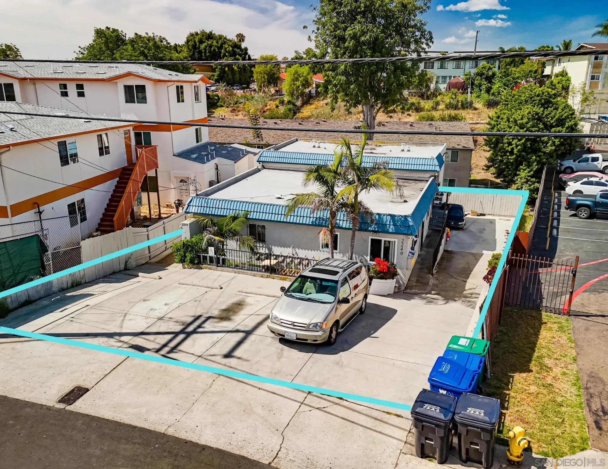 2240 W Dunlop