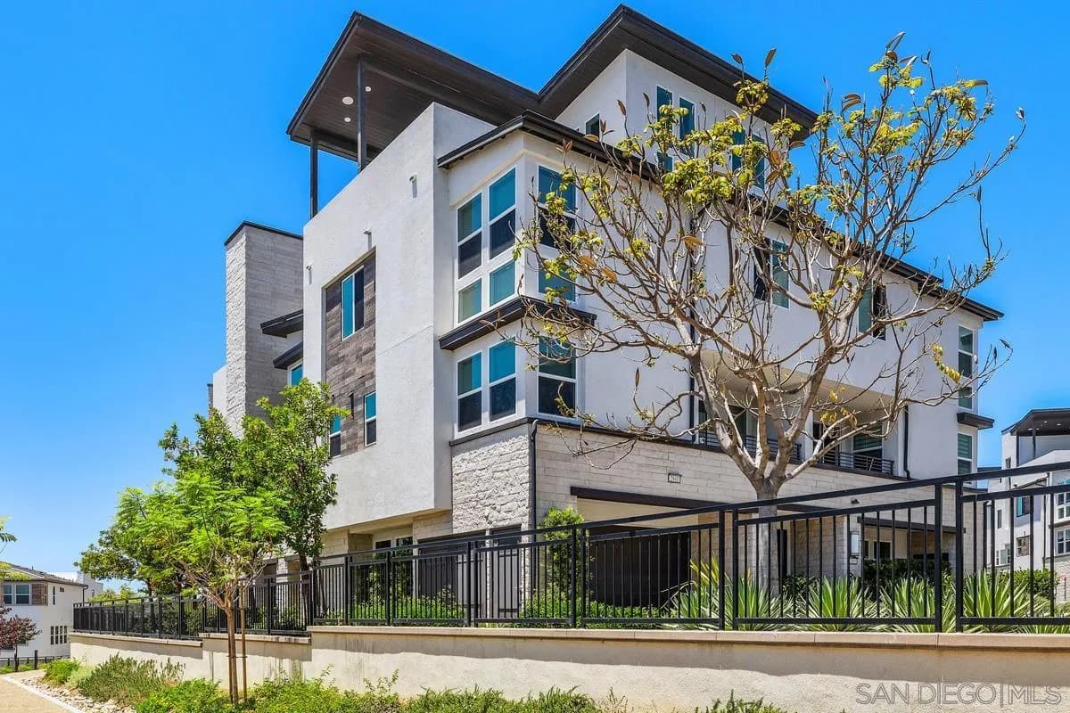 2856 Avella Circle