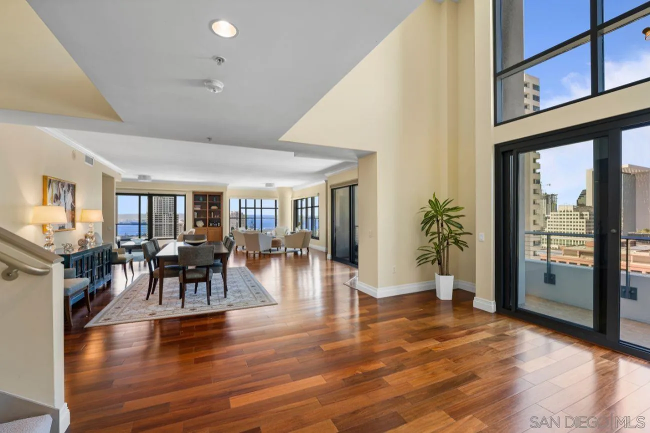 645 Front St 2002