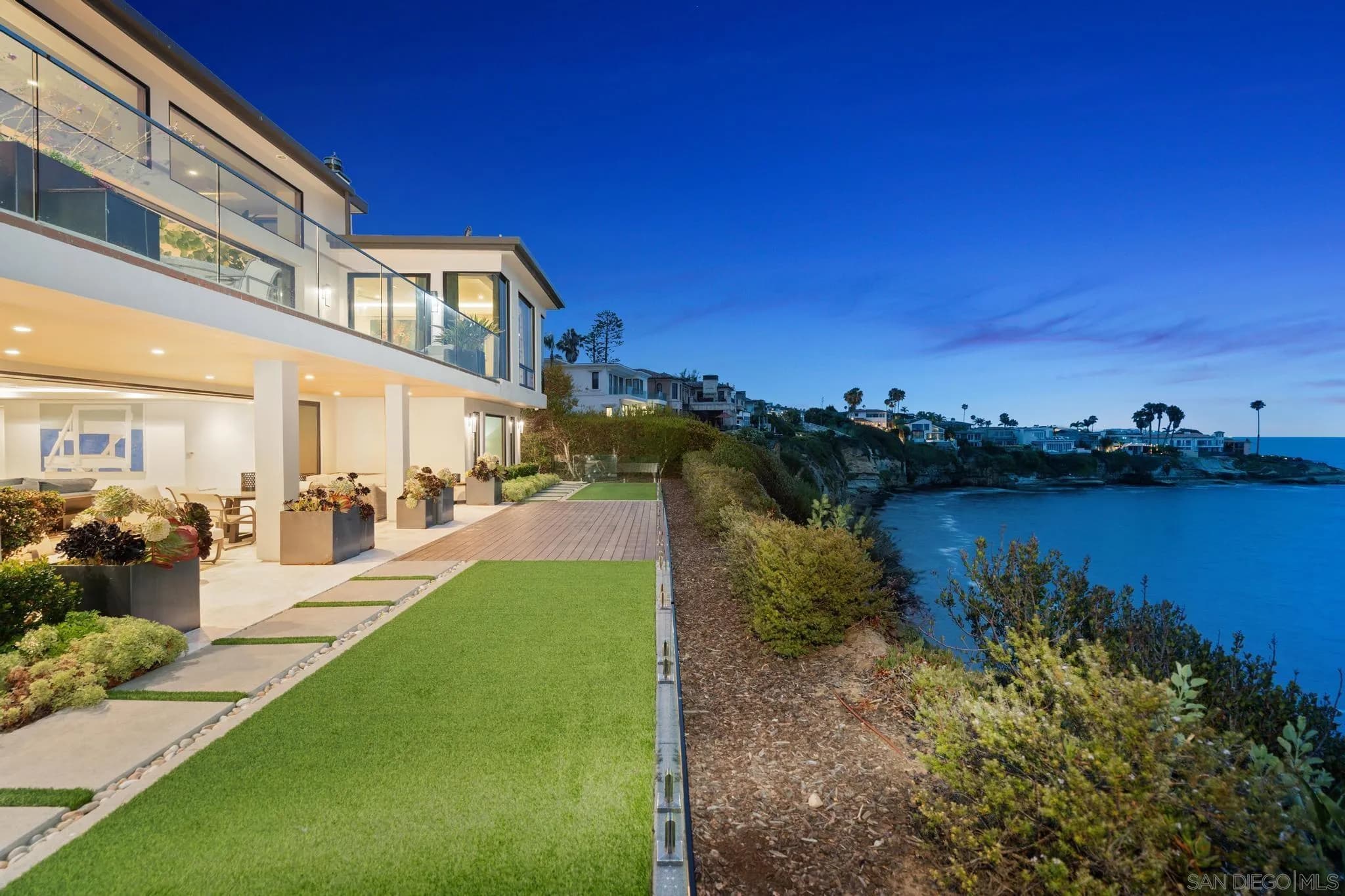 5910 Camino De La Costa